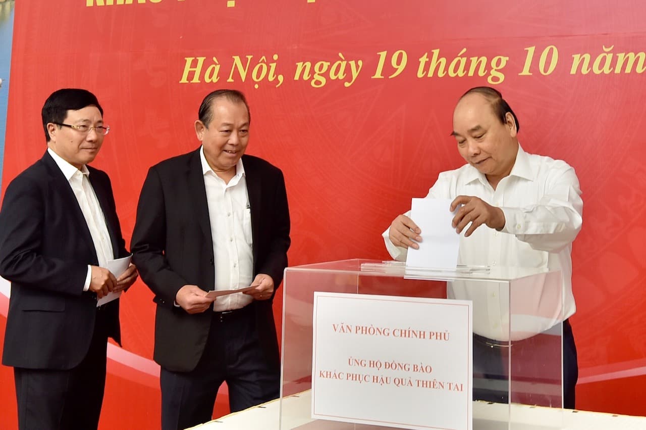 Cabinet leaders donate to help flood-hit central region