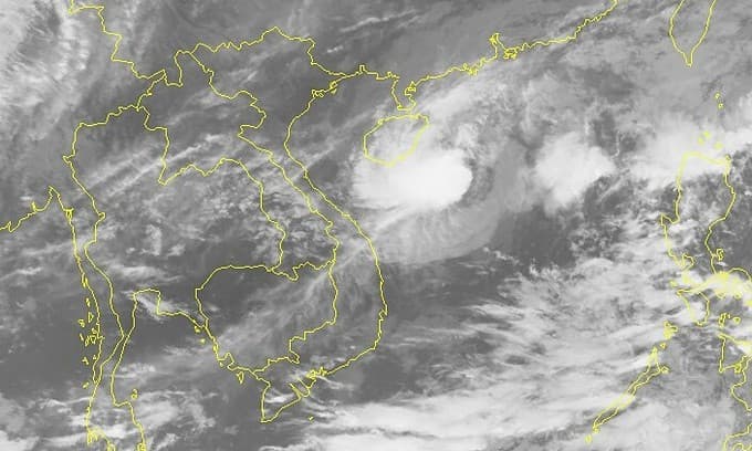 Storm Saudel weakens as it approaches central Vietnam