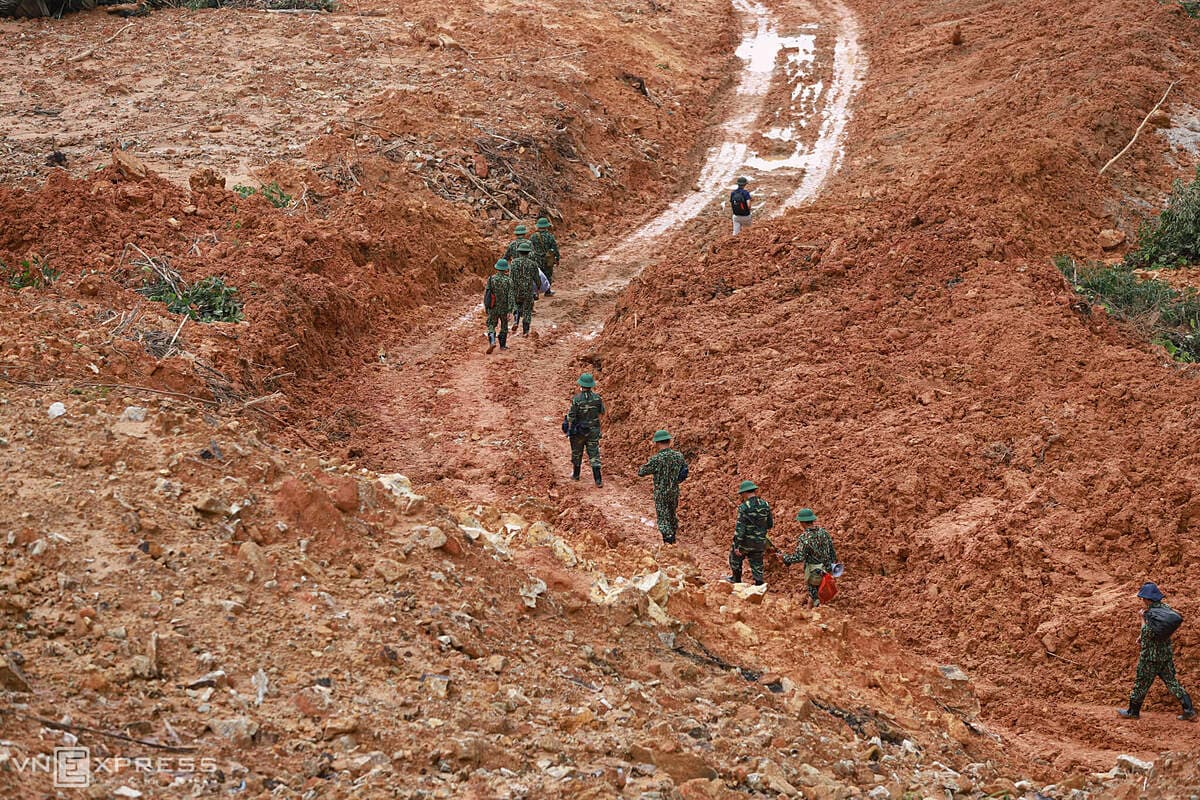 Digging deep: Rescuers work non-stop in search for landslide victims