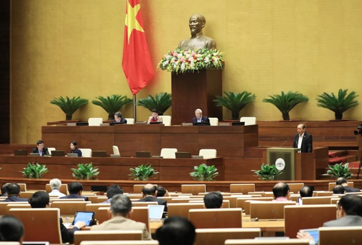 Legislators debate anti-corruption efforts