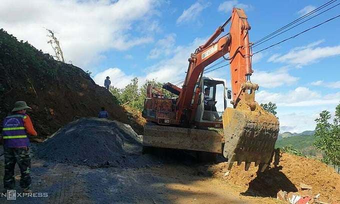 More bodies found as death toll in central Vietnam landslides rises to 15