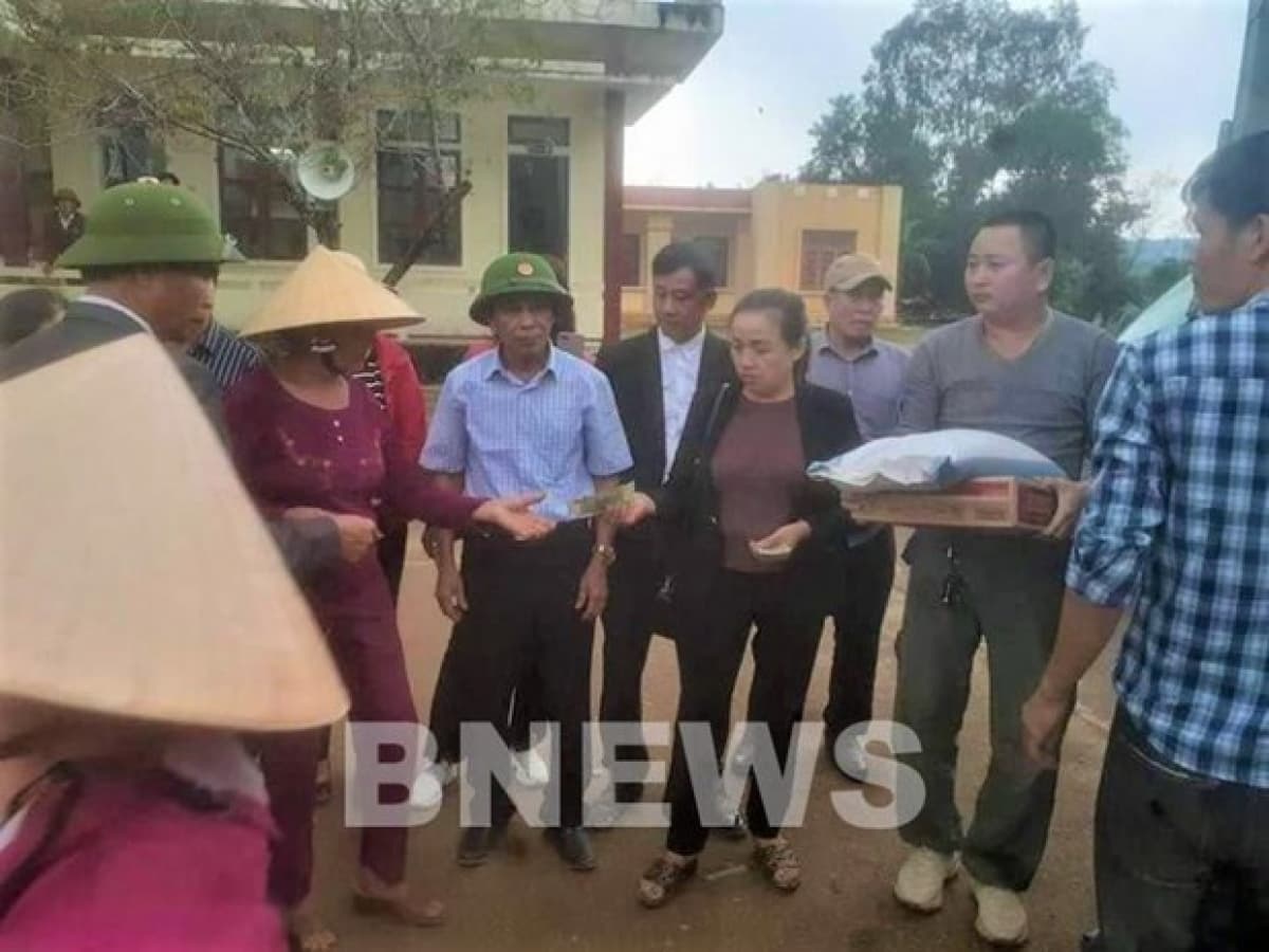 Vietnamese in Malaysia, UK busy raising fund for flood victims in central region