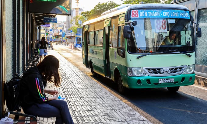 Get tough with private transportation means, HCMC advised