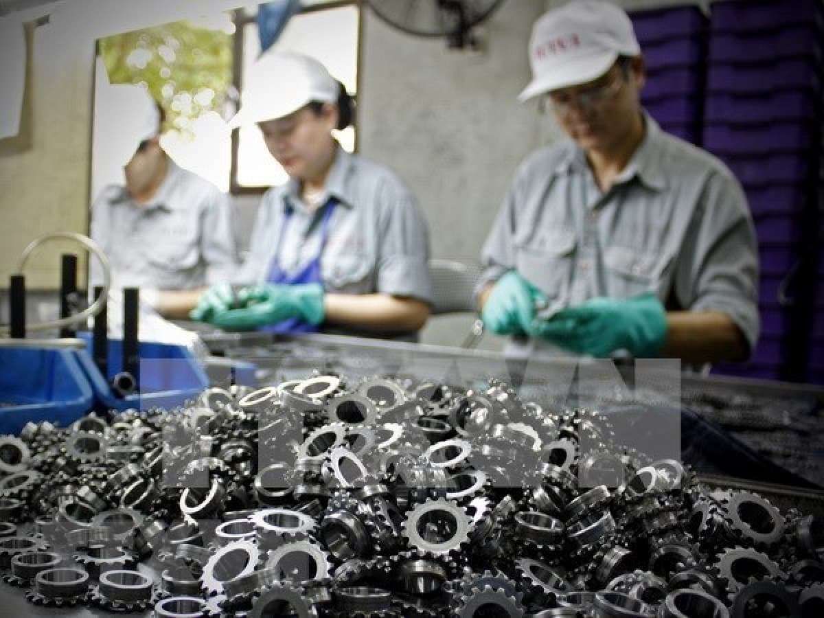Vietnam works to boost international integration of part suppliers