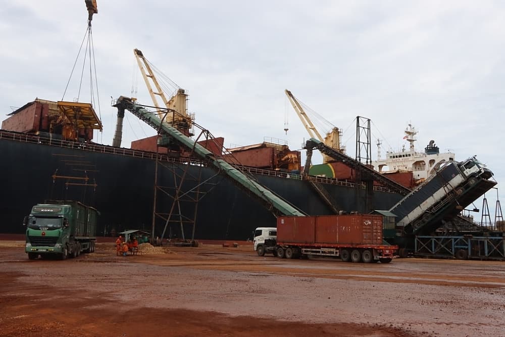 Ha Tinh Customs: Efficiency providing timely guidance and promptly solving problems for enterprises.
