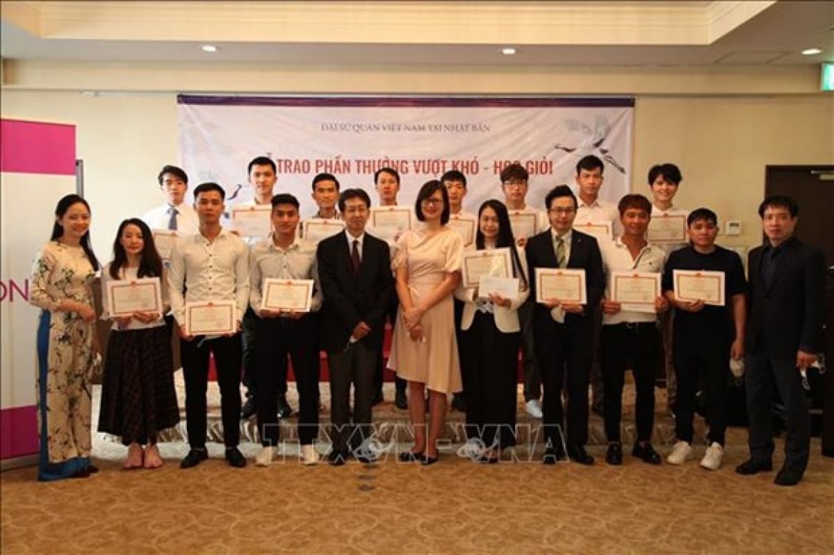 FemaLEAD – Vietnam Young Women Leadership project: “The sky is your limit!”