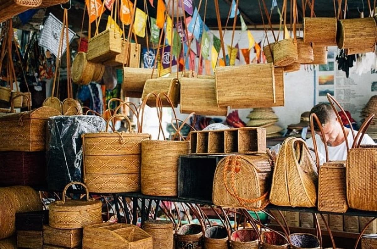 Amazon markets Vietnamese goods via online platform