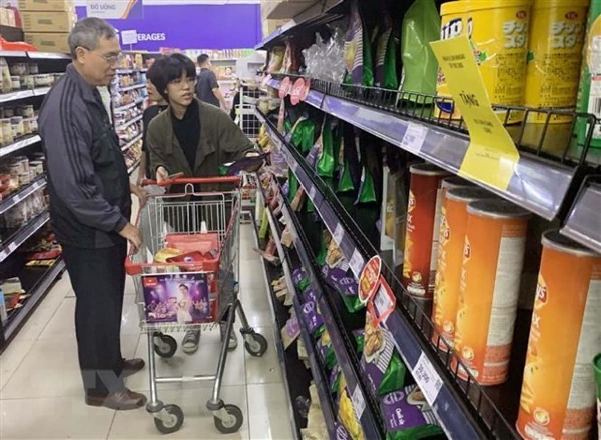 Hanoi working to ensure market stability for Tet