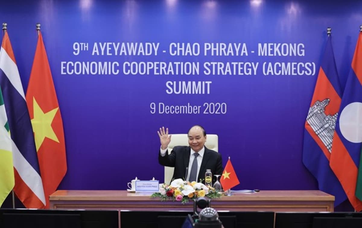 PM Phuc accentuates building sustainable economy in Mekong sub-region