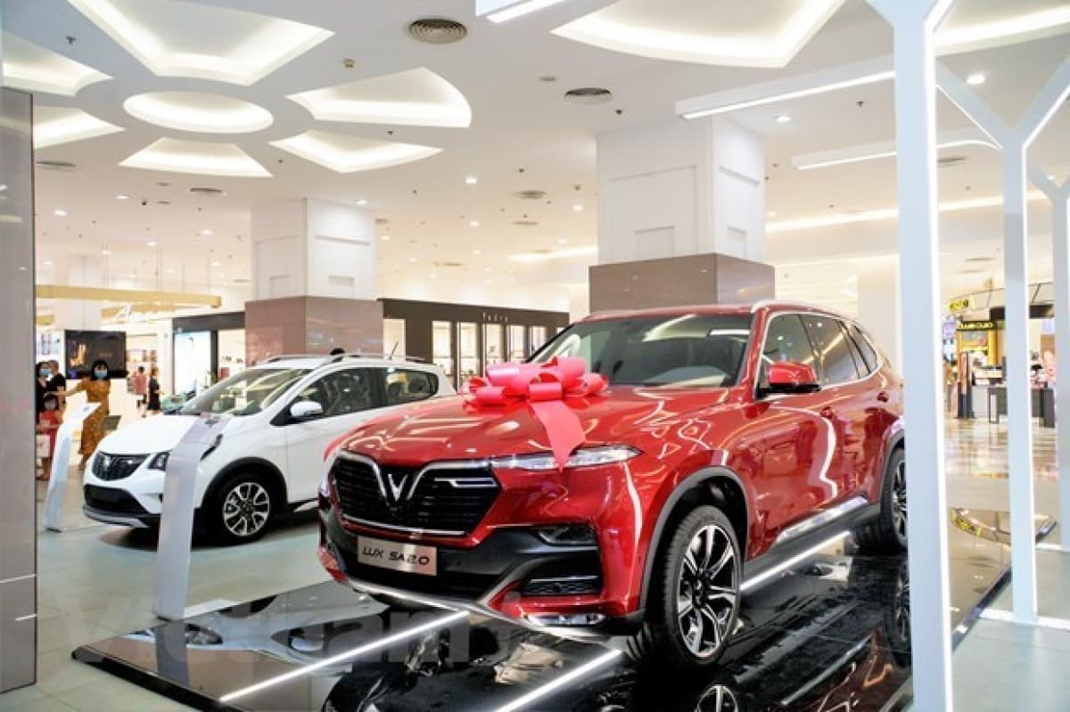 Automobile sales inches up 9% in November