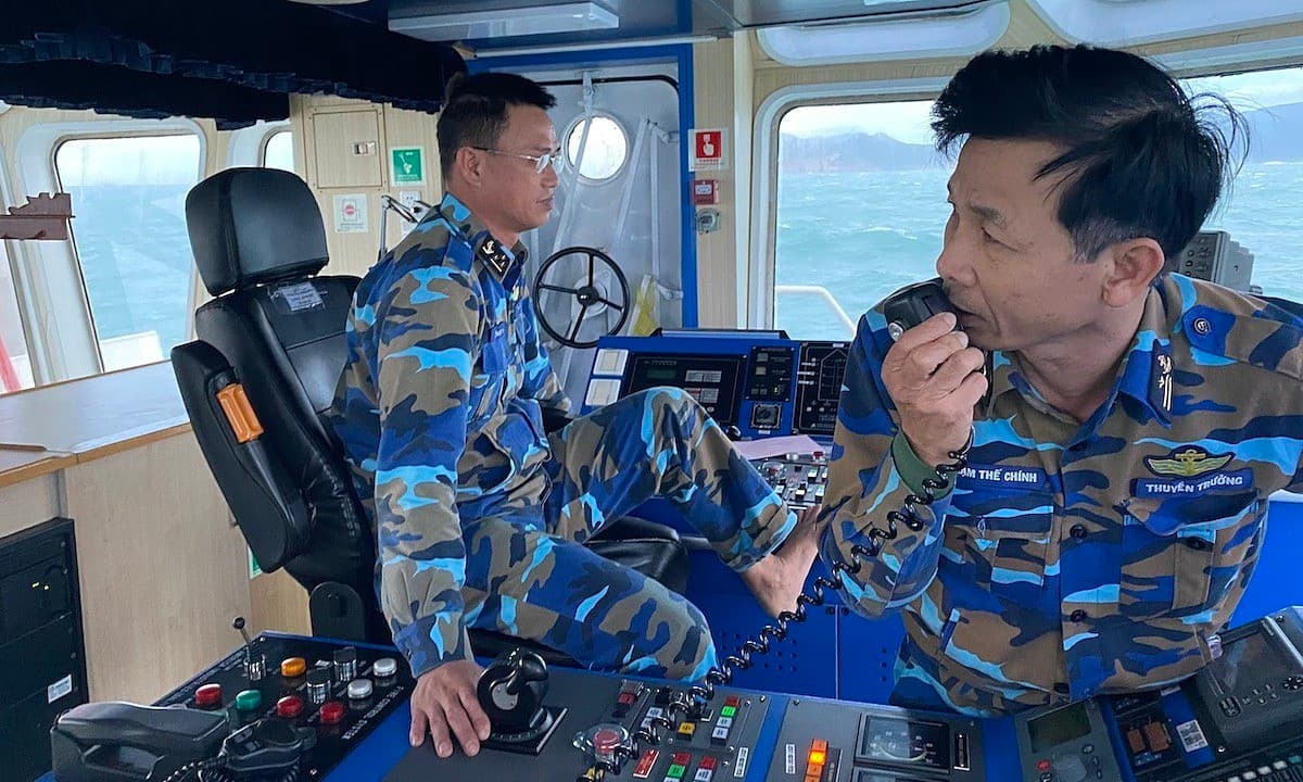Vietnamese forces rescue Russian vessel stranded at sea