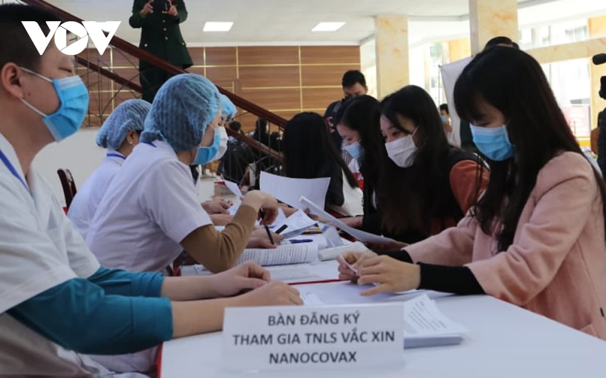 Volunteers register to participate in COVID-19 vaccine trial