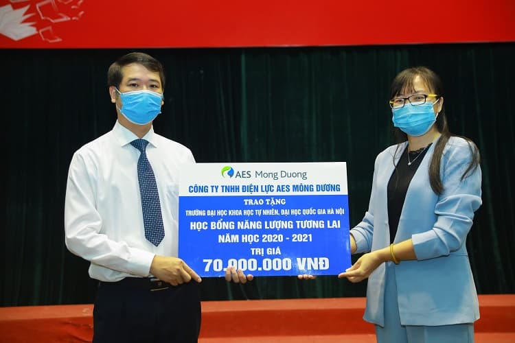 Energy scholarships beckon talented Hanoi students