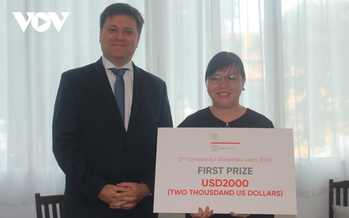 Vietnamese writers honoured for knowledge of Poland