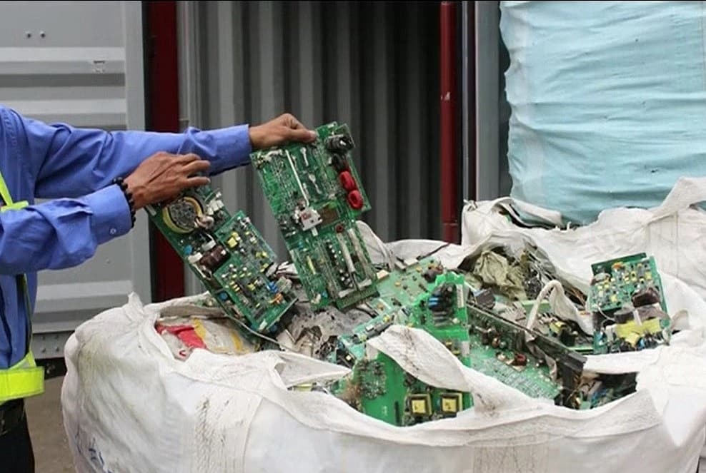 Company fined VND 450 million for exporting hazardous waste
