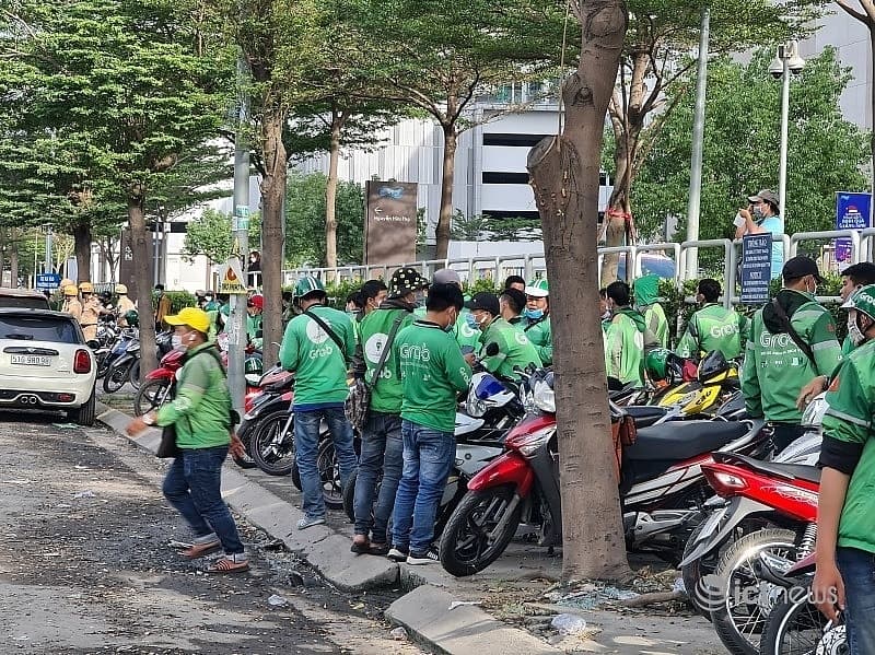 Ho Chi Minh City Taxi Association: Grab has got benefits for itself