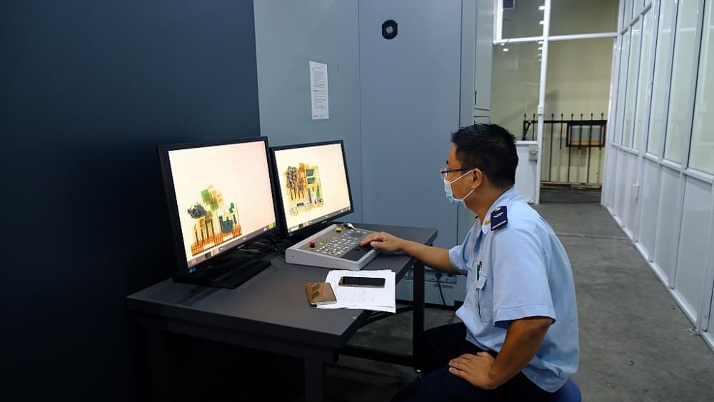 Ha Noi Customs closely controls targeted items