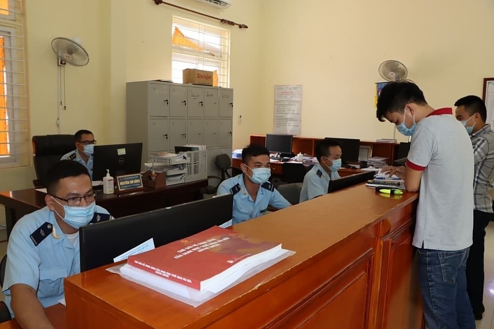 Ha Tinh Customs focuses on administrative reform for business community