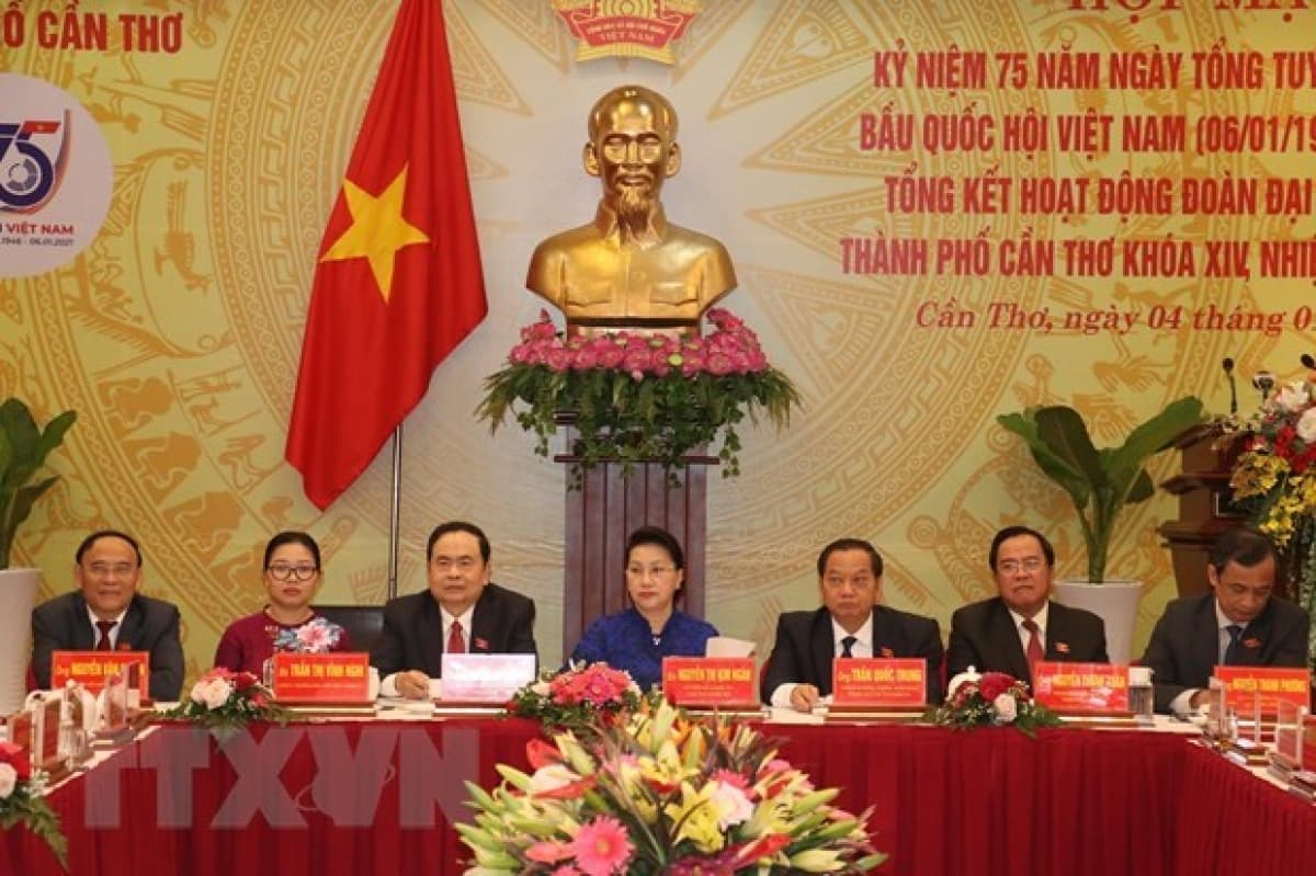 Top legislator attends celebrations of 75 years of first NA election in Can Tho