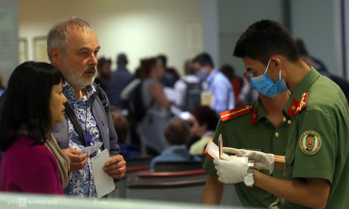 Vietnam not considering int'l flight resumption
