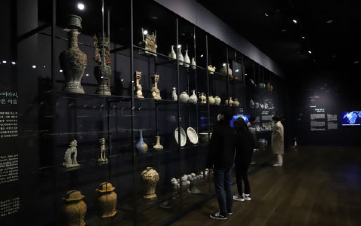 Vietnamese ceramics go on show in Republic of Korea