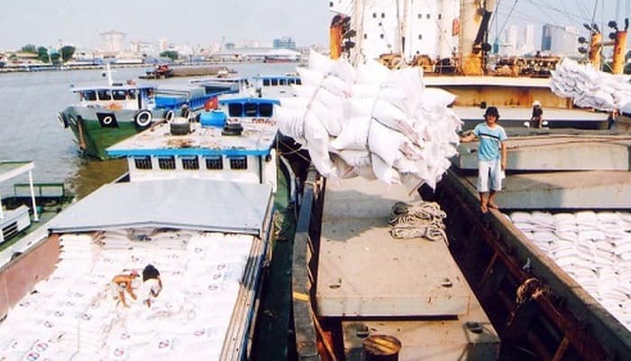Viet Nam does not suffer food shortage, ministry says