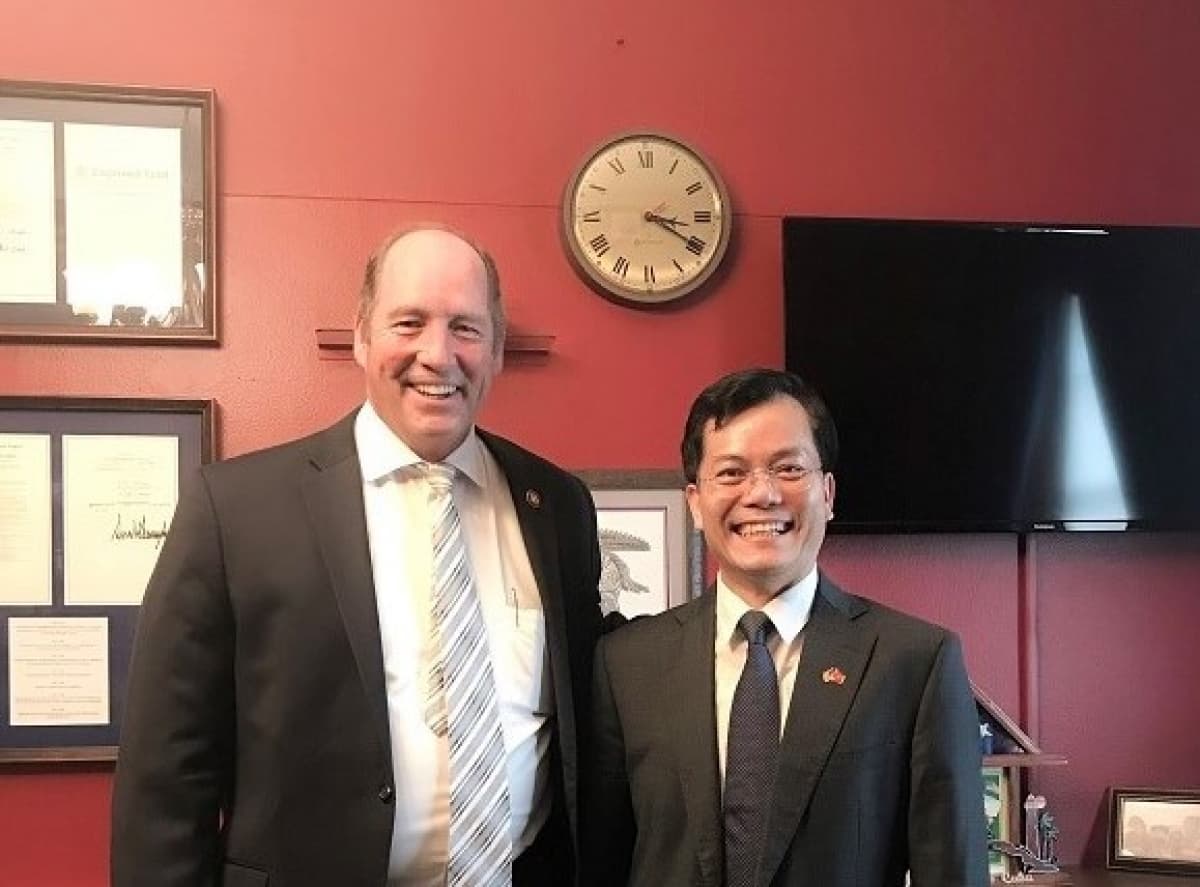 VN ambassador holds phone call with US House Representative