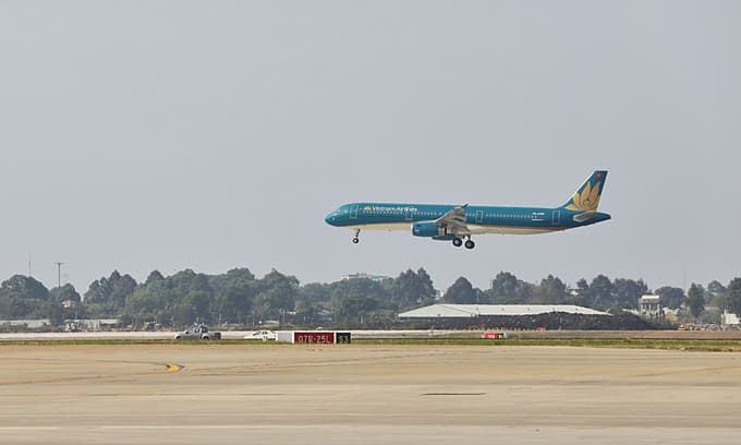 Noi Bai, Tan Son Nhat airport runway upgrades complete