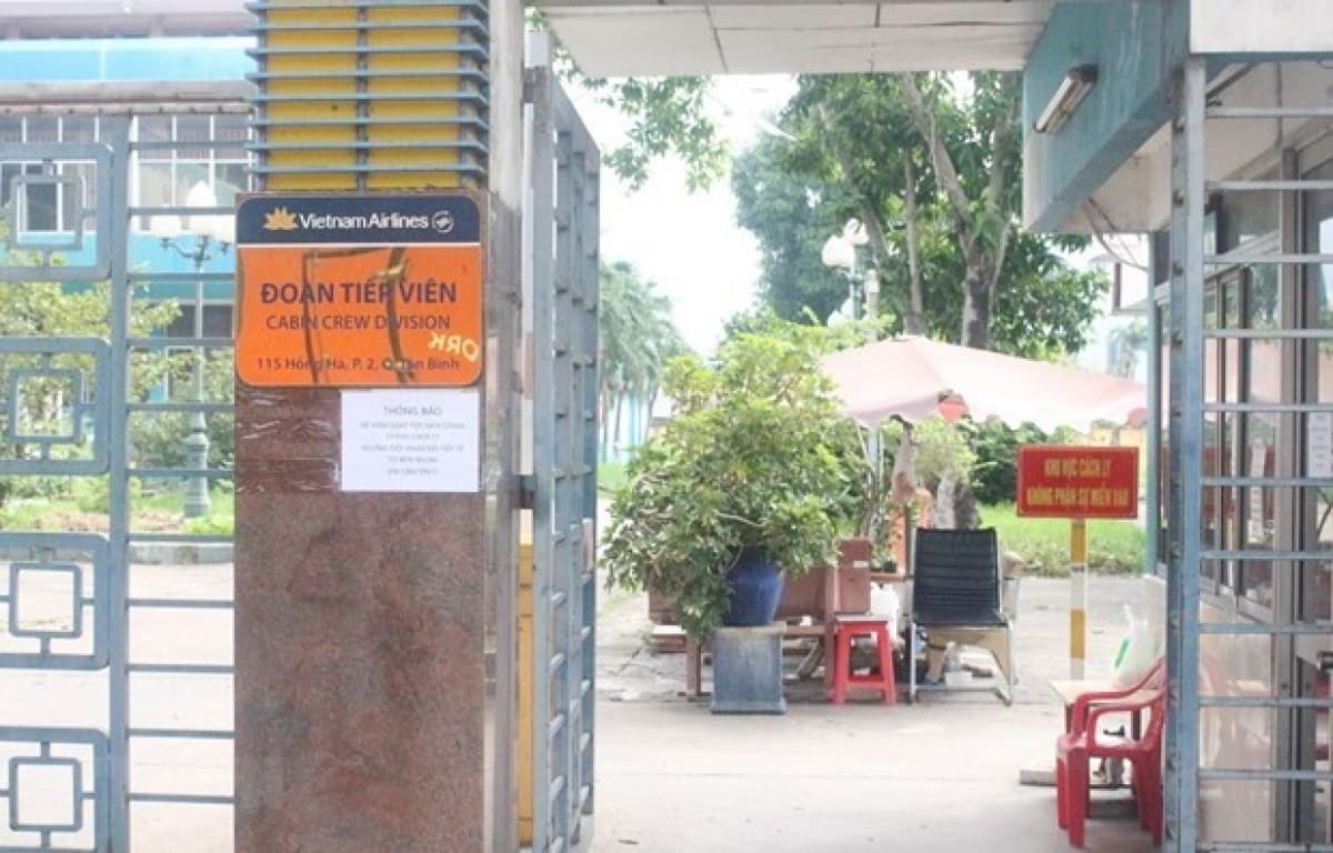Flight attendant prosecuted for spreading contagious disease to others