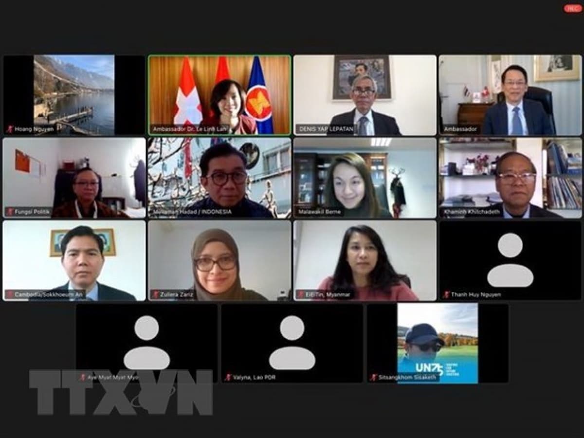 Vietnam hands over Chairmanship of ASEAN Committee in Bern to Philippines