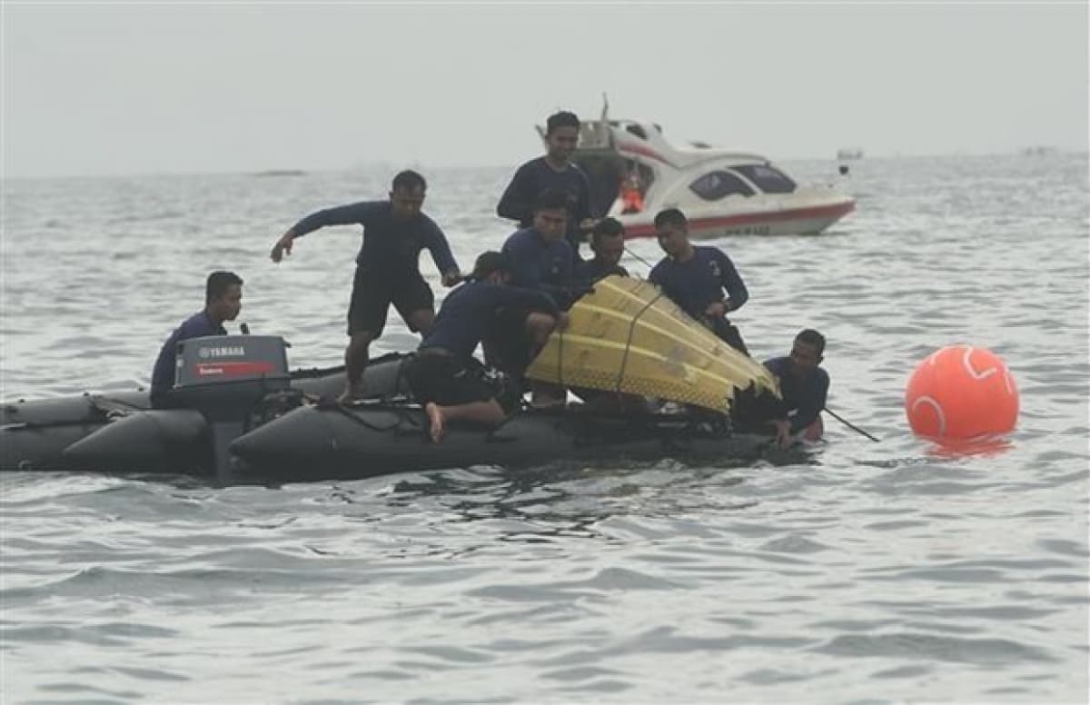 Vietnamese aviation ready to assist Indonesia after plane crash