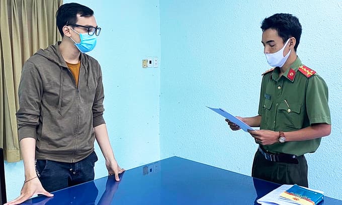 Flight attendant under house arrest for triggering HCMC Covid-19 outbreak