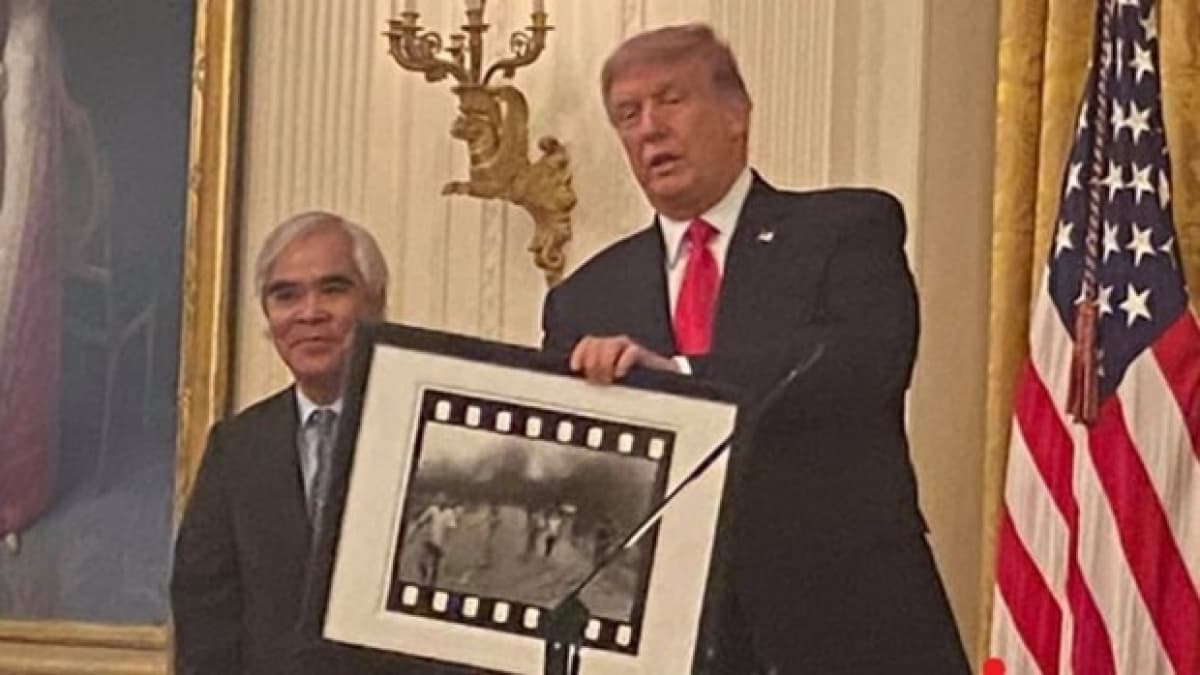 Photographer behind ‘napalm girl’ photo awarded US’s National Medal of Arts
