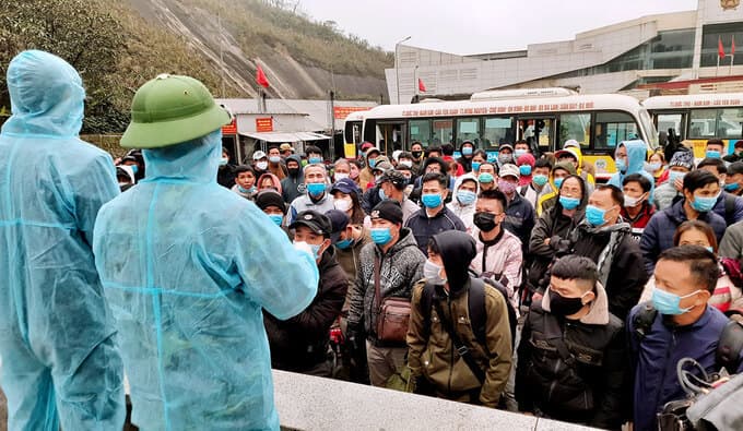 Workers return to Vietnam early for pre-Tet quarantine