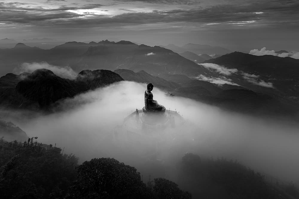 Two Vietnamese photographers win big at int'l Monochrome Awards