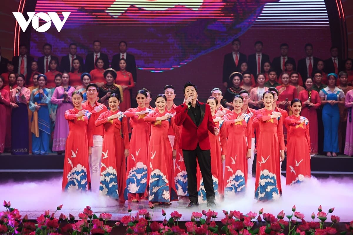 1,000 artists to join music gala to celebrate 13th National Party Congress