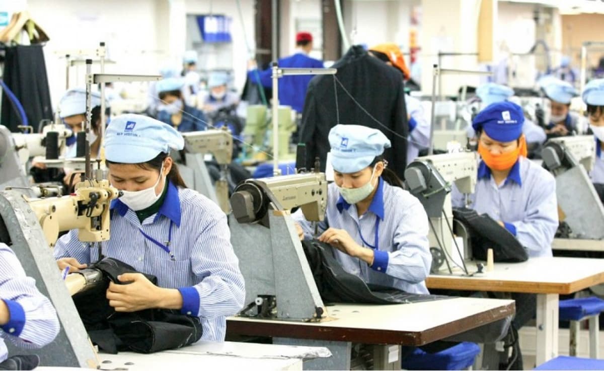 FDI businesses enjoy trade surplus of nearly US$34 billion throughout 2020