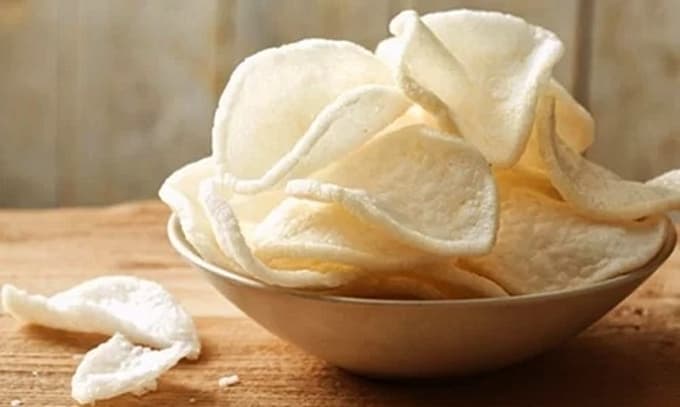 Seafood processor Vinh Hoan buys 51 pct stake in snack company