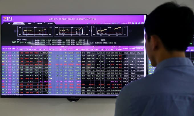 VN-Index recovers after record losing session