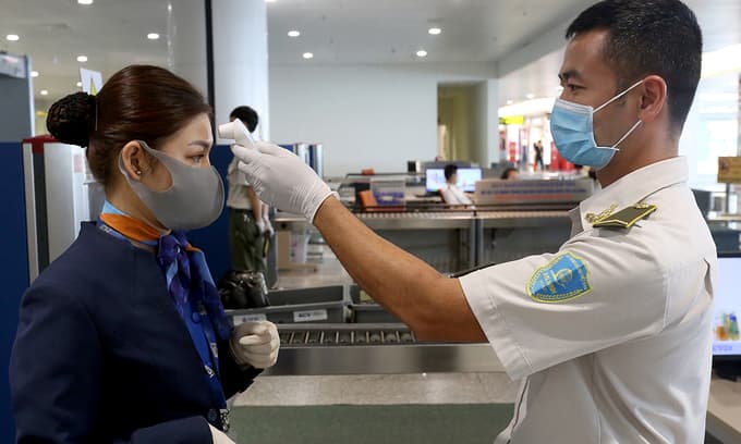 Noi Bai airport requests Covid-19 tests for 3,200 employees