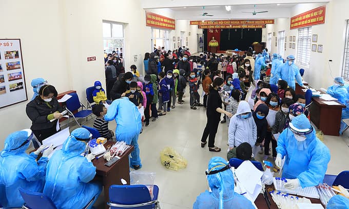Sample volume overwhelms Hanoi Covid-19 testing capacity