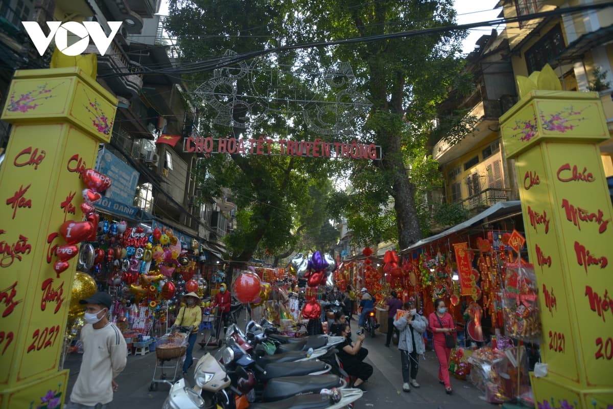 Colourful Tet flower market in the Hanoi Old Quarter