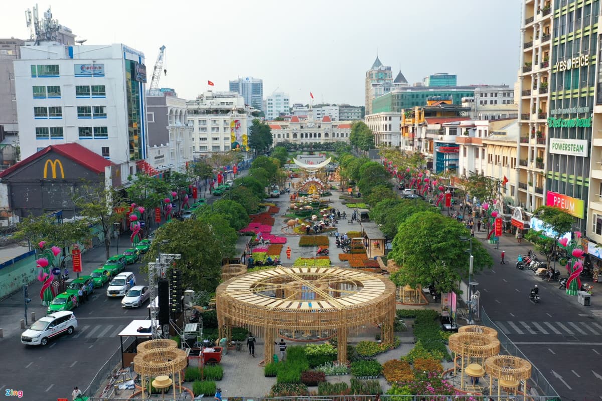 The country’s largest flower street taking shape in HCM City
