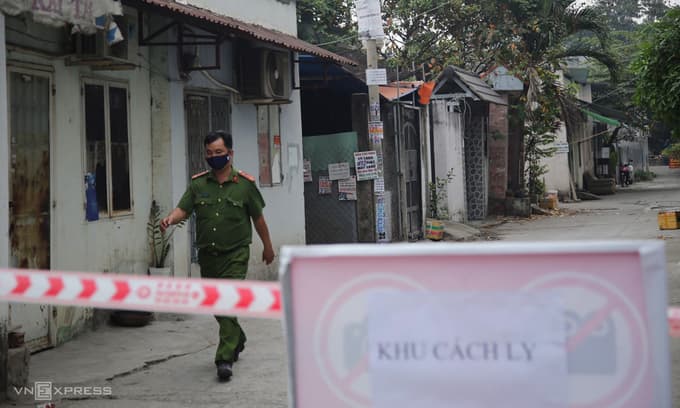 HCMC urged to apply social distancing after dozens test positive for coronavirus
