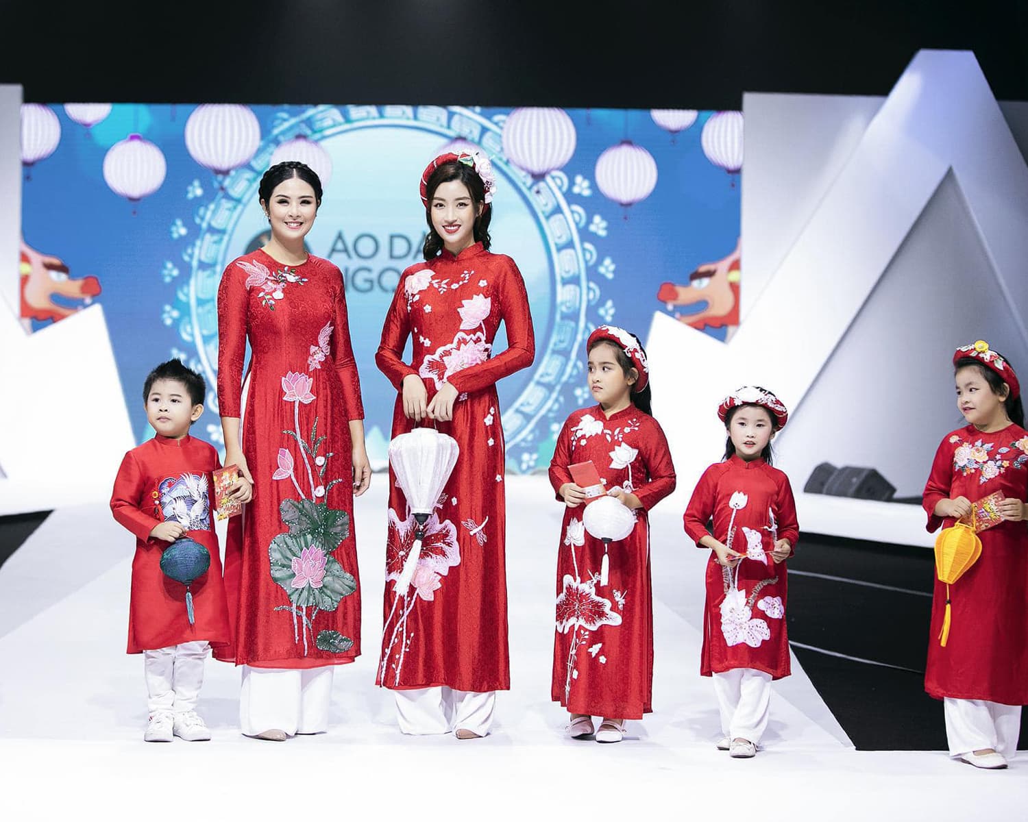 Ao dai should be widely spread in the world