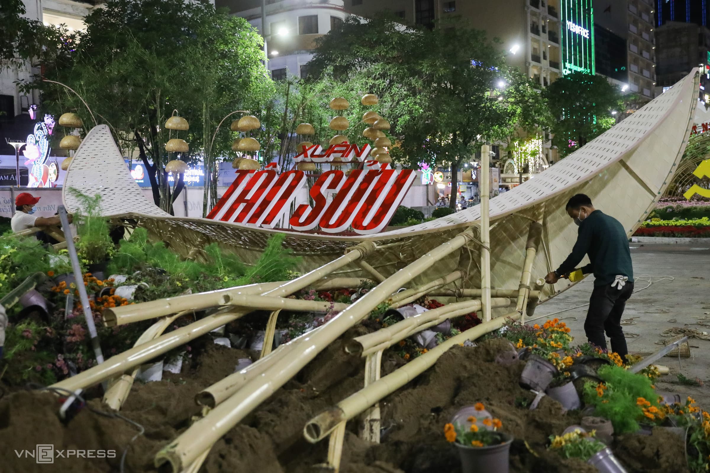 saigon flower street cleared in wake of tet