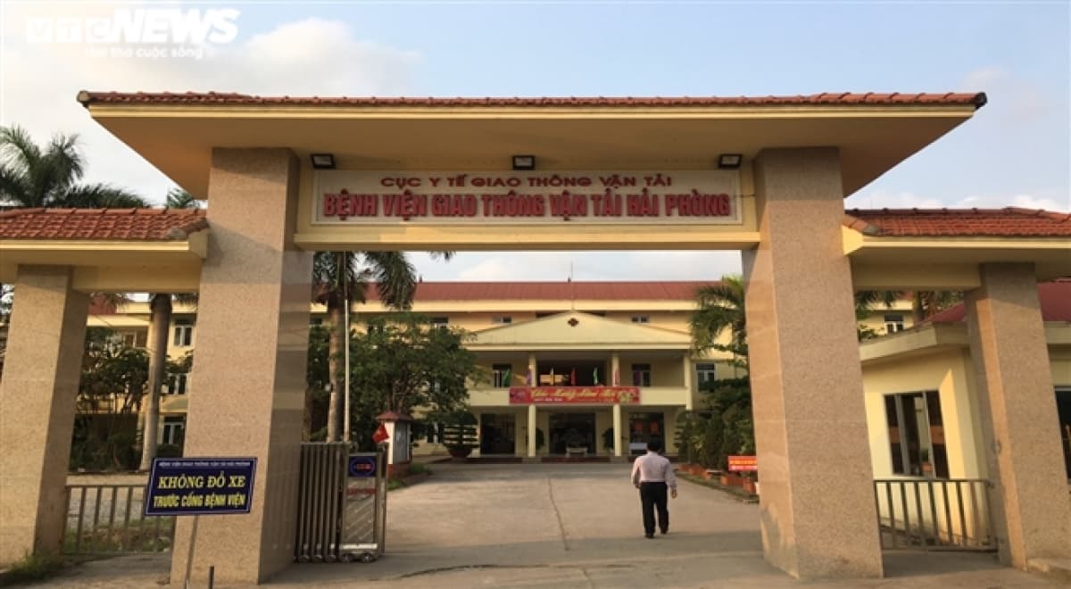 A healthcare worker infected with SARS-CoV-2 in Vietnam