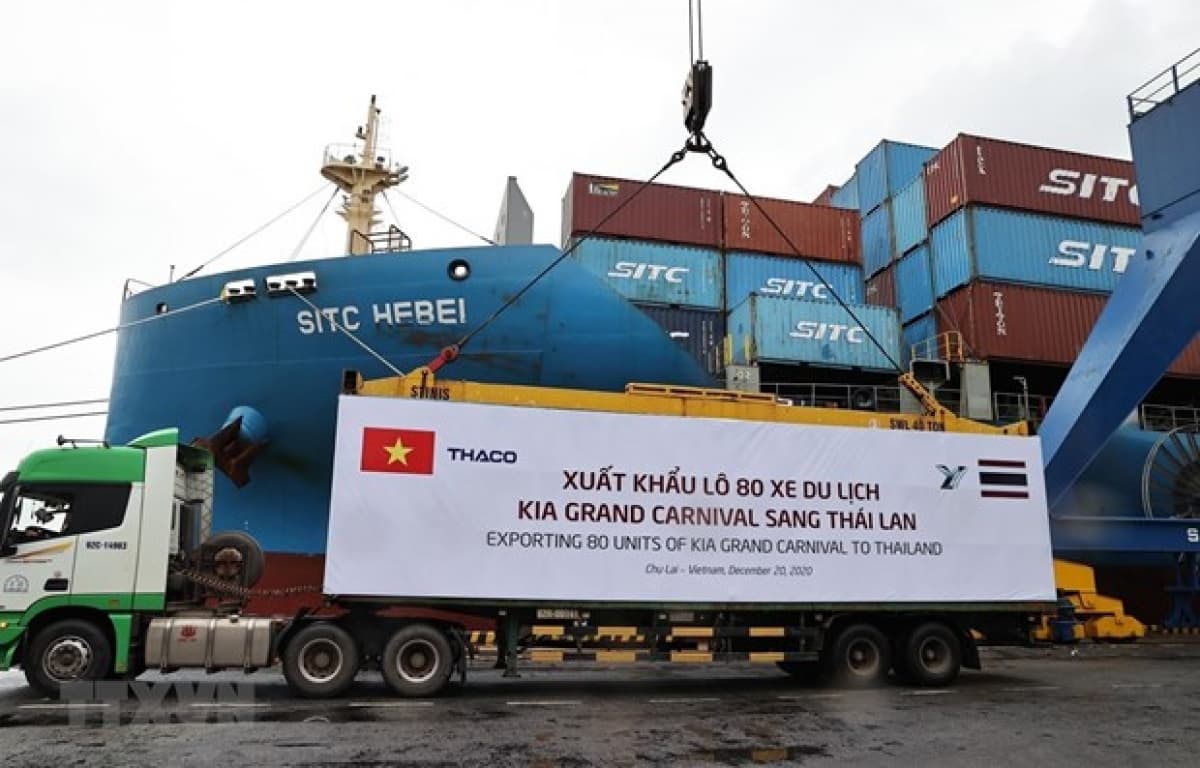 THACO exports largest-ever batch of automobiles, components, spare parts