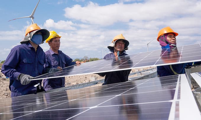 Electricity oversupply forces authorities to cut solar output