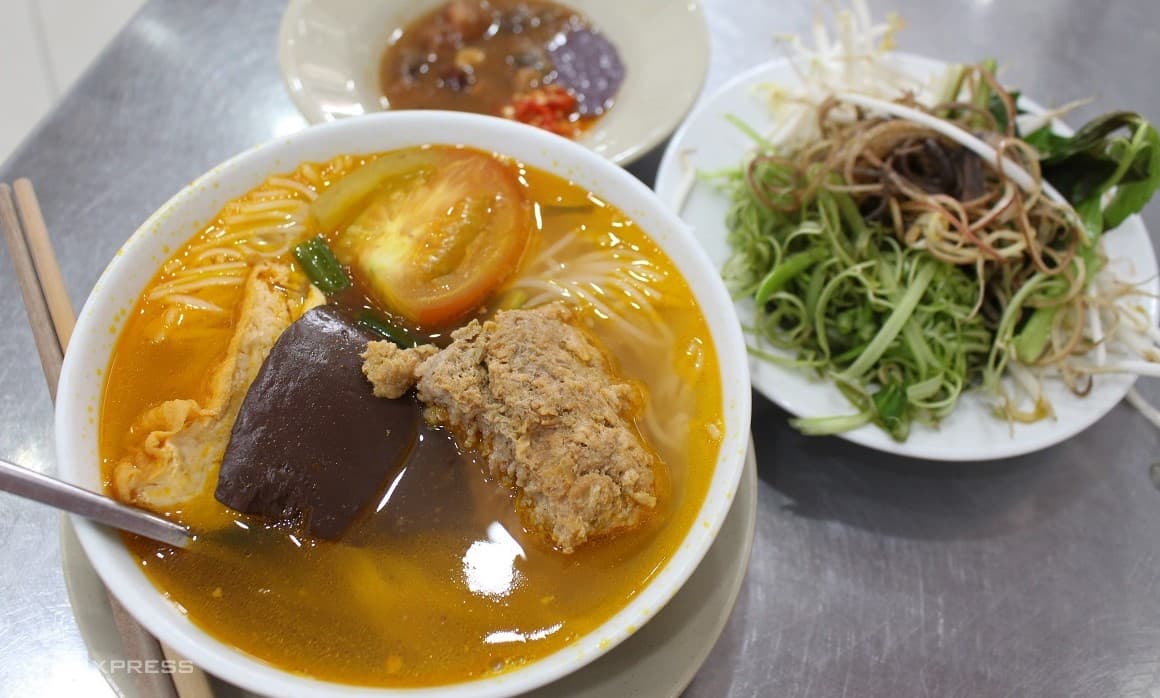 Noodle soup with signature crab meatball in Saigon